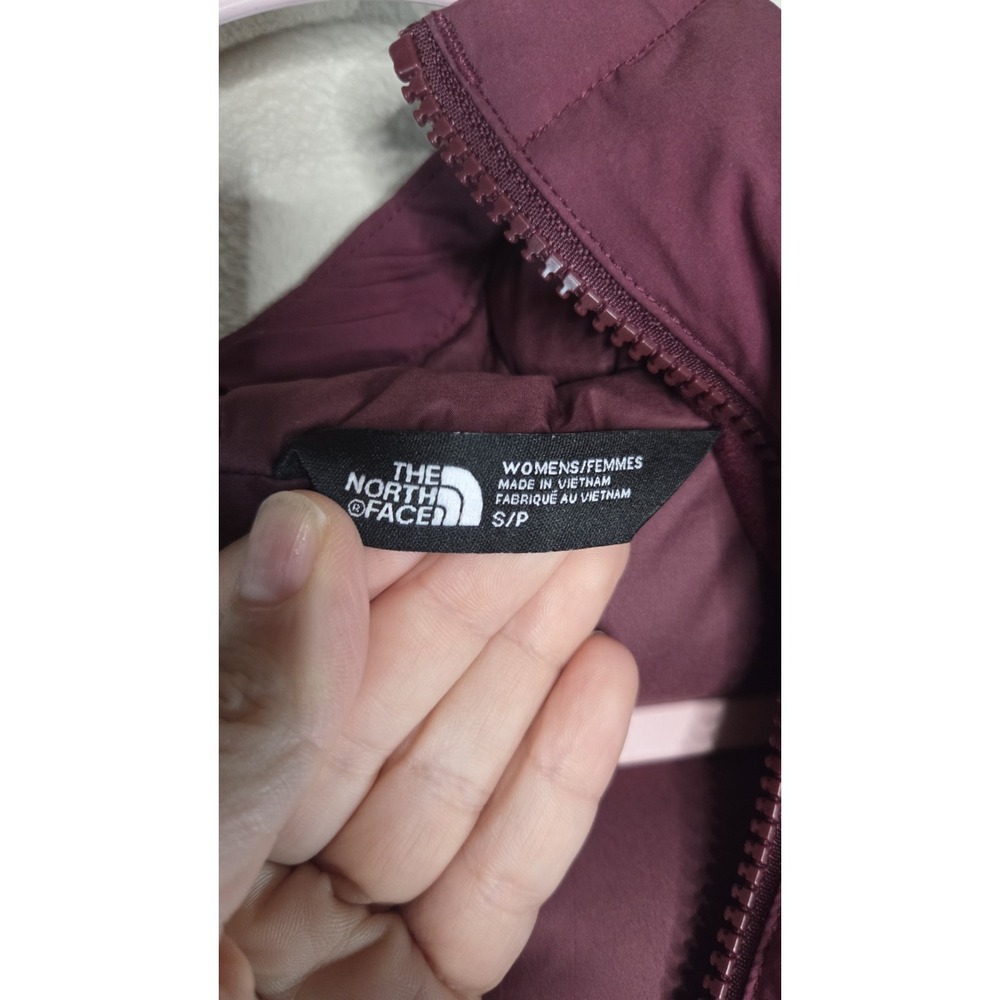 The North Face Women's 550 Fill Down Jacket with Hood — Burgundy / Maroon — Size - Picture 10 of 16